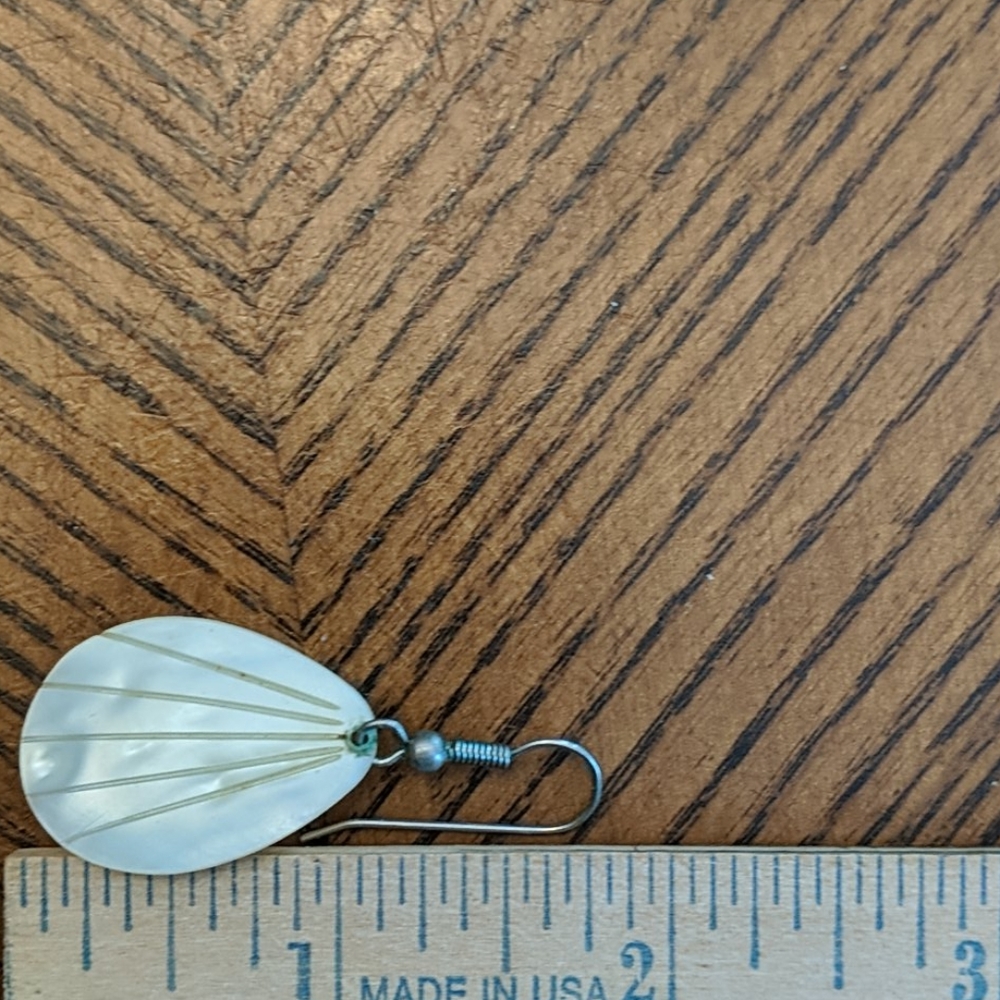 Vintage Shell Earrings - Picture 5 of 5